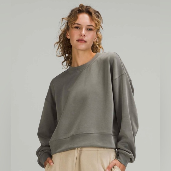 lululemon athletica Tops - EUC Lululemon Softstreme Perfectly Oversized Cropped Crew
